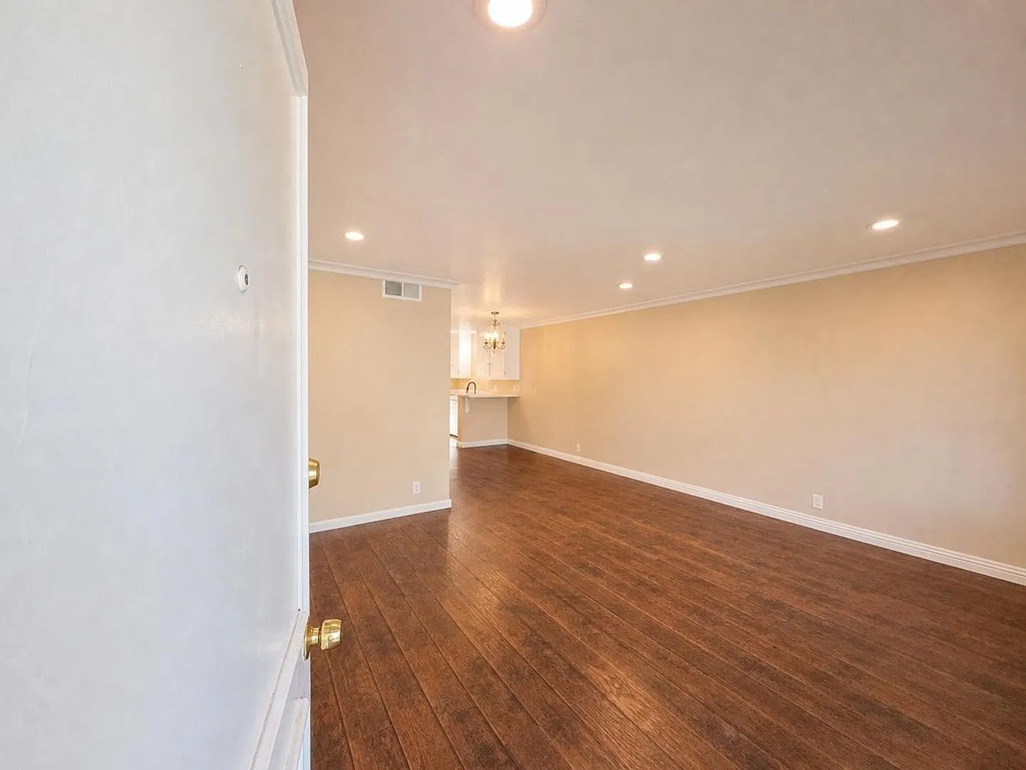 Rare Monticello 3 Bedroom 3 Bath Townhome in Costa Mesa — Photo 2