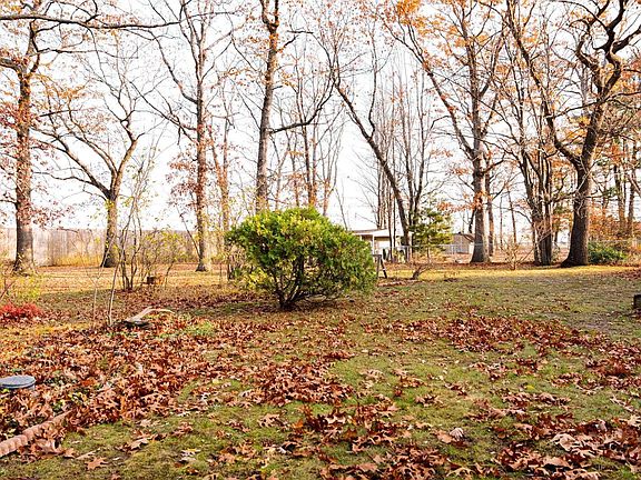 5th image of 966 N Forestlane Dr