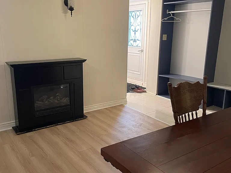 166 Collings Ave — Photo 3