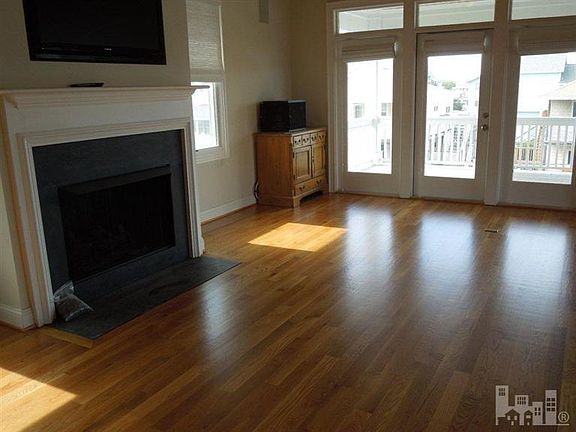 4th image of 106 N Lumina Avenue #B