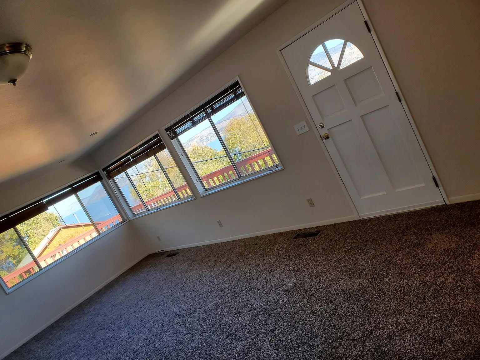 4 bed, 2080 sqft, $2,000 — Photo 4