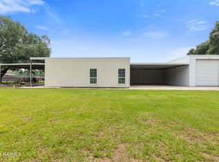 1077 Kidder Robin Rd, Arnaudville, LA 70512
