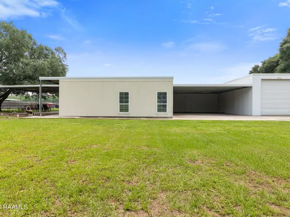 1077 Kidder Robin Rd, Arnaudville, LA 70512