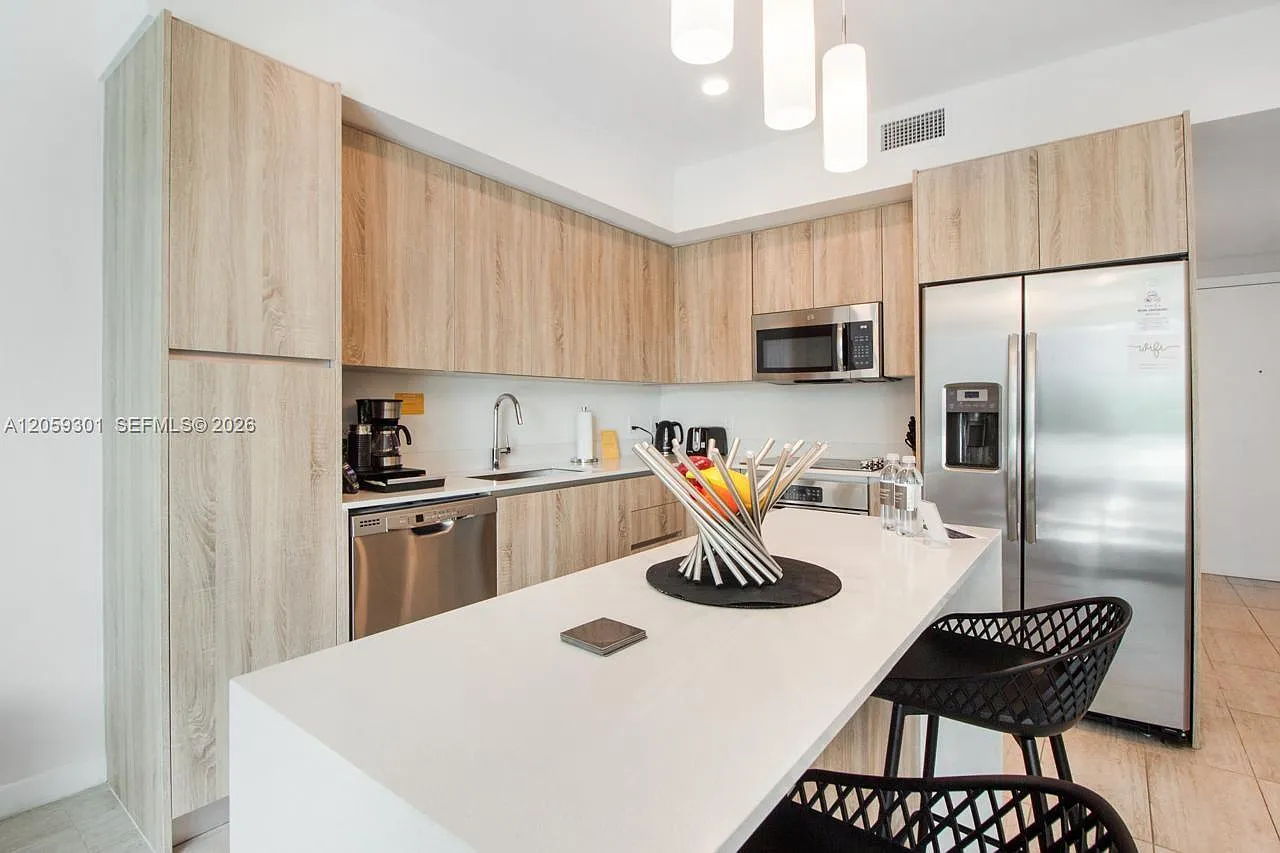 Quadro Condo — Photo 4