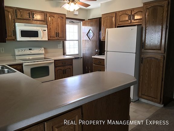 4th image of 233 E Pam Rd