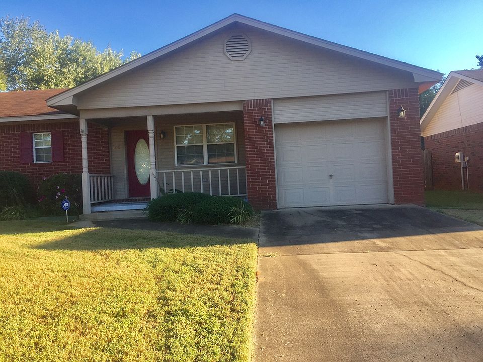 1st image of 608 Twin Oak Dr