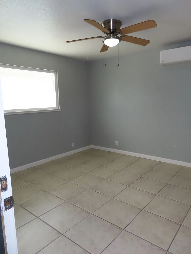 Studio with Private Patio & All Utilities Included $1,400/Month — Photo 4