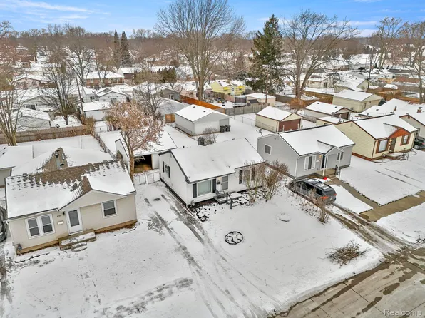 6178 Harold St, Taylor, MI 48180