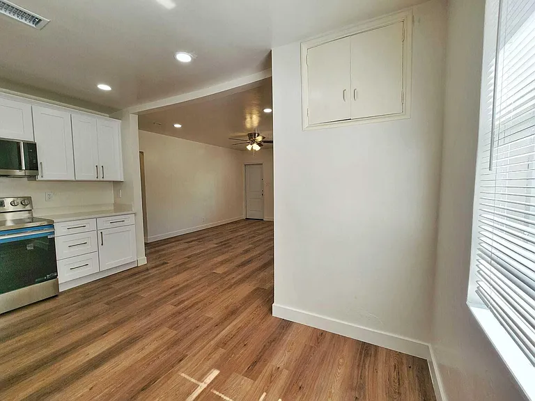617 NE 8th Ave — Photo 11