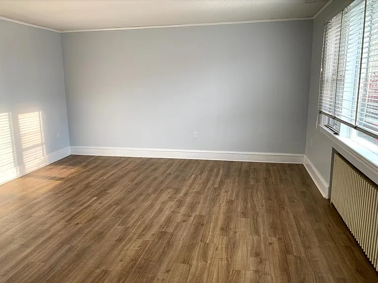 142 W 4th Ave #1F — Photo 6