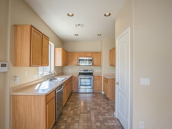 4th image of 3010 W Sands Dr