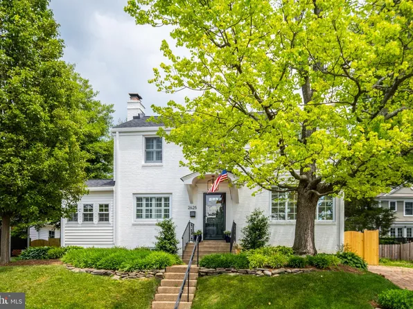 2625 N Quantico St, Arlington, VA 22207