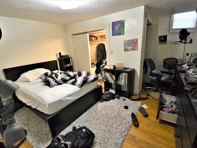 587 Beacon St #B — Photo 5