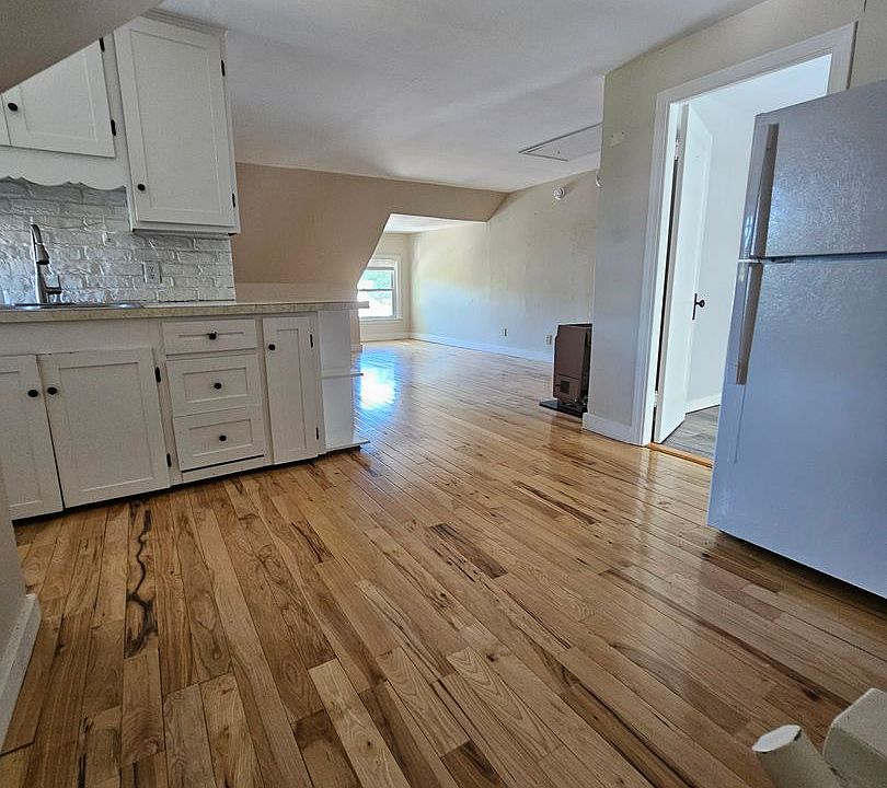 1st image of 696 Hevey St