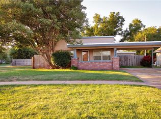 417 W 2nd St, Elk City, OK 73644