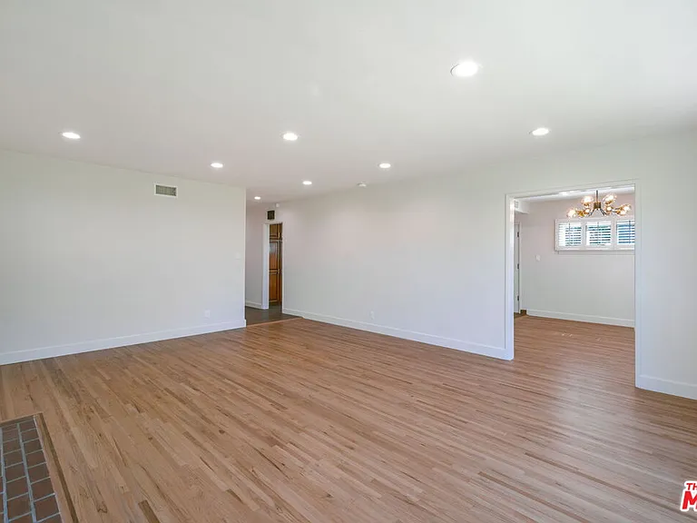 5911 S Corning Ave — Photo 11