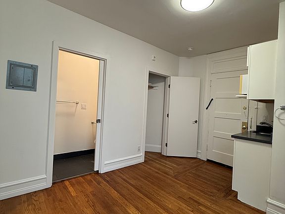 3rd image of 690 Bush St #306