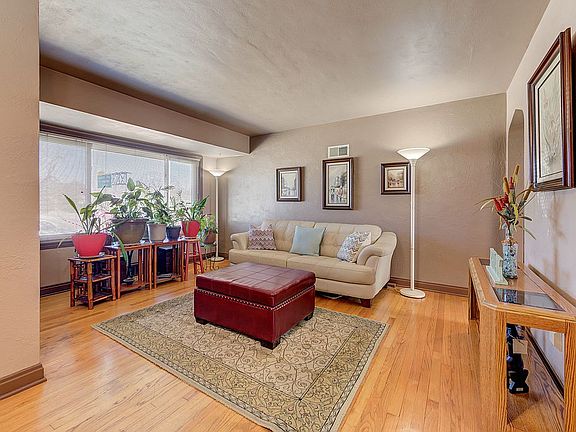 5th image of 7084 Lillian Ave