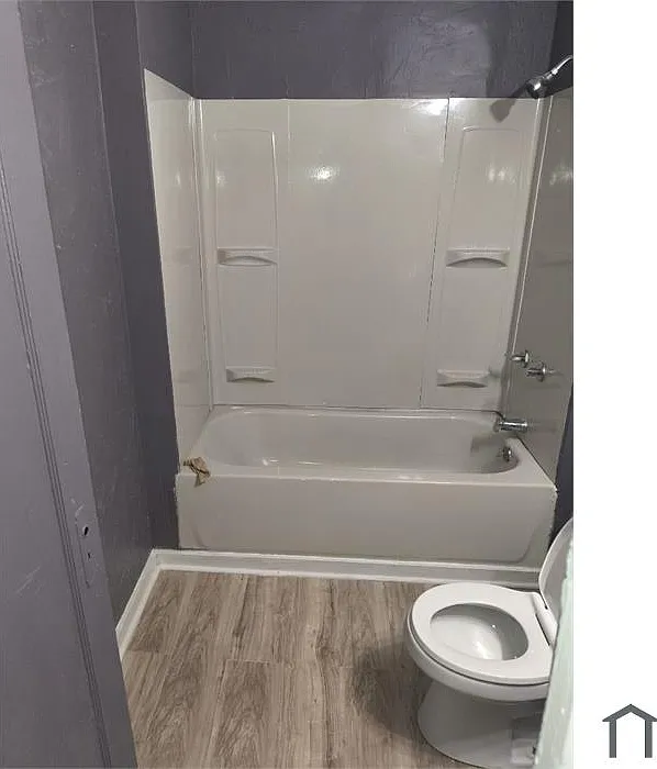 3 bed, 1050 sqft, $1,280 — Photo 2