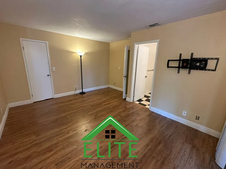 2901 Davenport Way — Photo 17