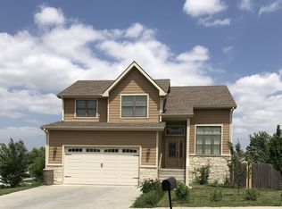 328 Highland Ridge Dr, Manhattan, KS 66503