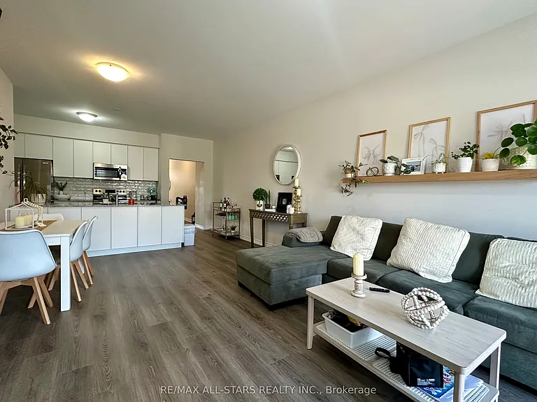 17 Lakewood Cres #3 — Photo 8