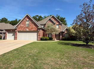 135 Marseille Dr, Maumelle, AR 72113