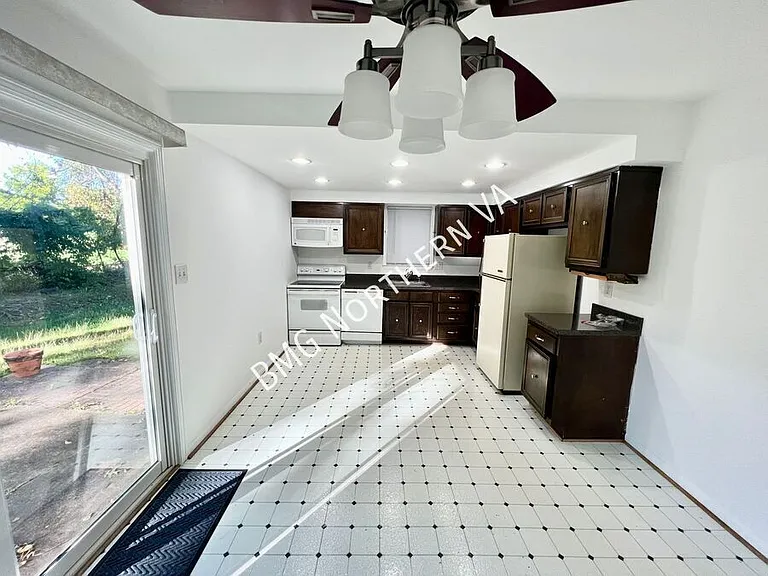 1724 Fantasia Cir — Photo 7