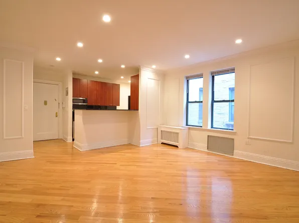 226 E 70th St, New York, NY