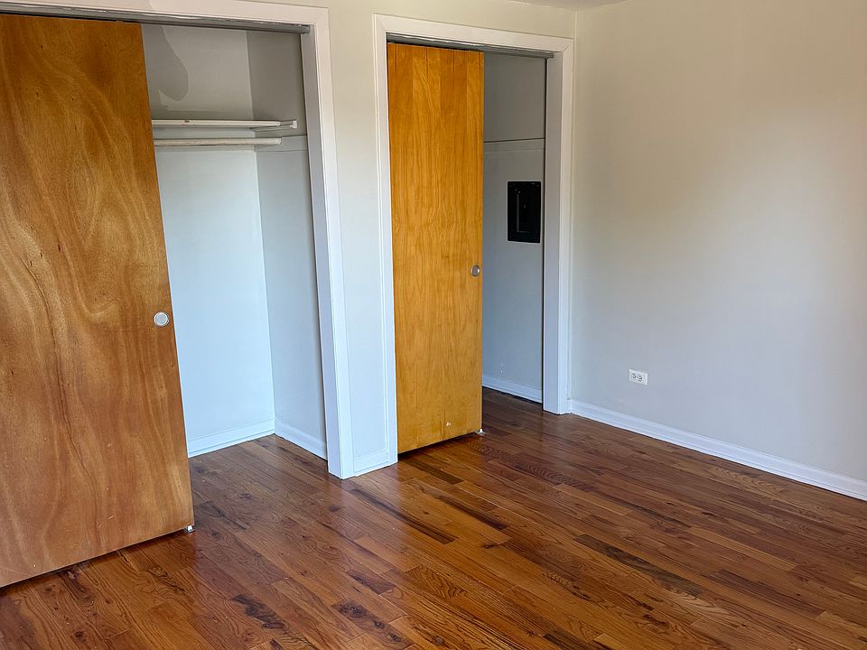2nd image of 2747 W 59th St #4B