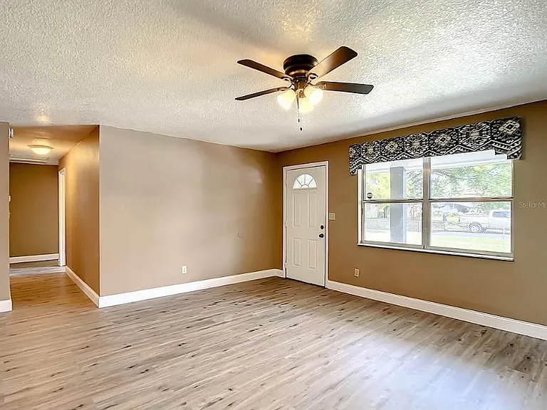 1 bed, 1.0 bath, 120 sqft, $875 — Photo 5