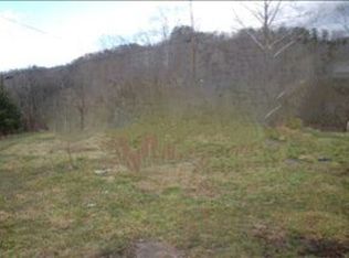 1311 Evelyn Lock Rd, Irvine, KY 40336