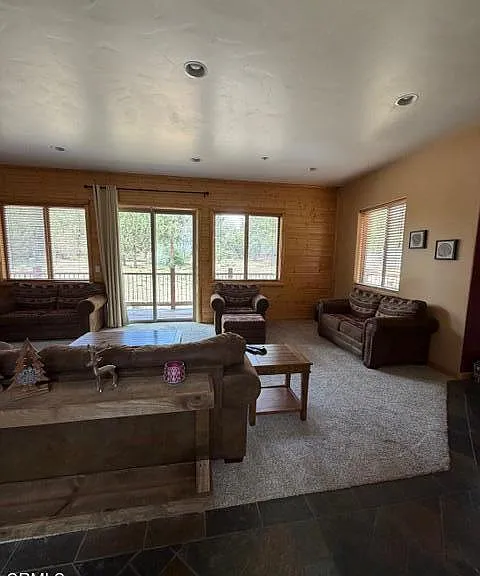 1099 Heritage Trl — Photo 11