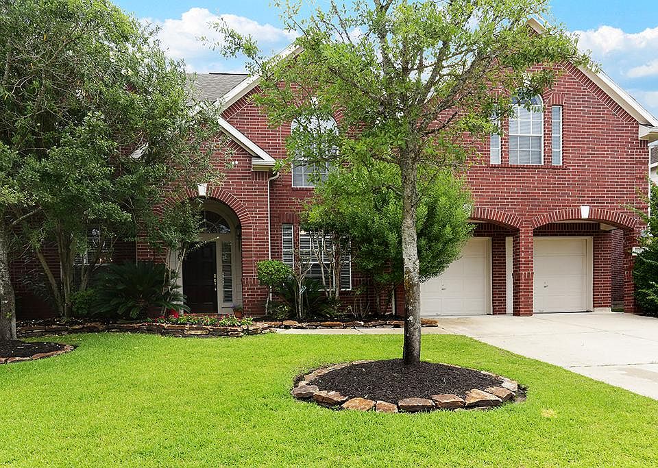 Beautiful 5-bed cul-de-sac home in Gleanloch Farms!