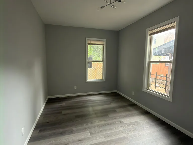 54 9th Ave #2 — Photo 8