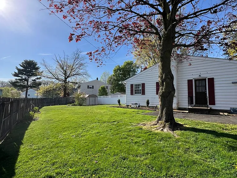 427 W Marion St — Photo 26