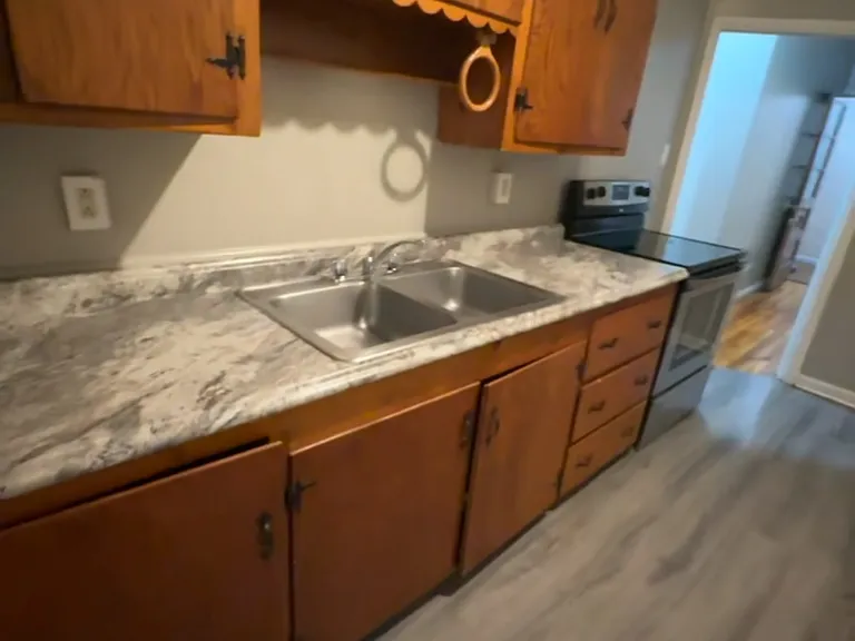 415 E Race St #12 — Photo 5