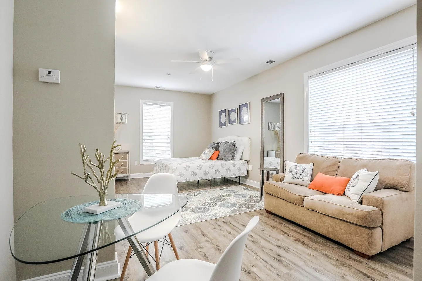 1 bed, $2,385 — Photo 4