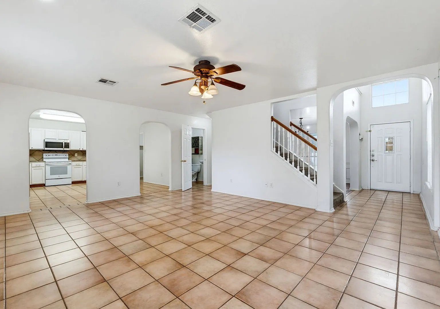 4405 Twin Oaks Cir — Photo 4