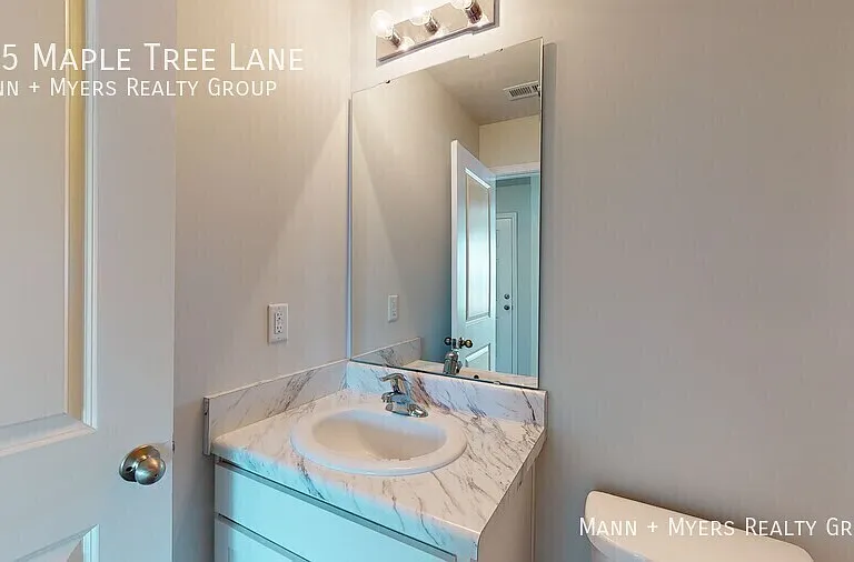 135 Maple Tree Ln — Photo 8