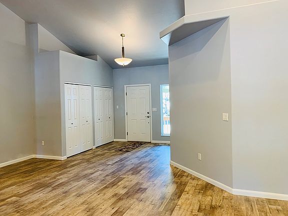 4th image of 619 Woodlands Dr