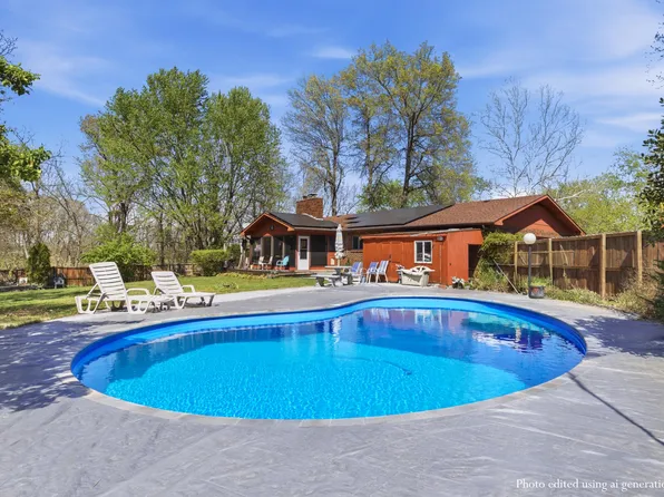 2949 State Hwy Jj, Crane, MO 65633