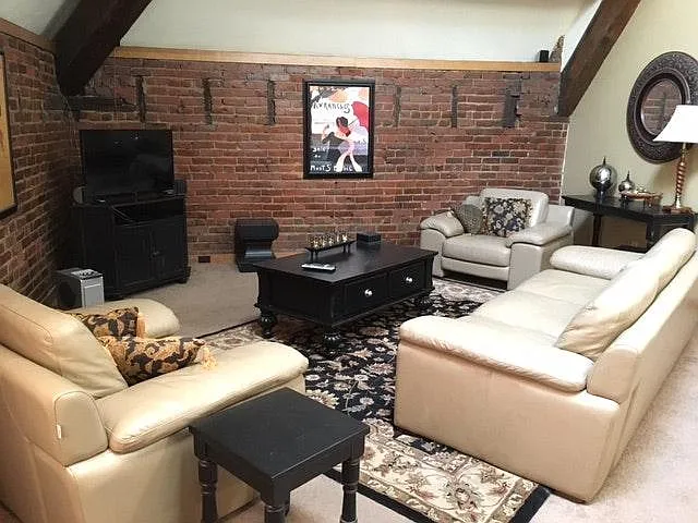 132 W B St #3M — Photo 2