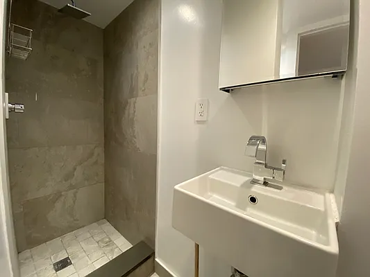 Rented by AZ REALTY NYC LLC | media 13