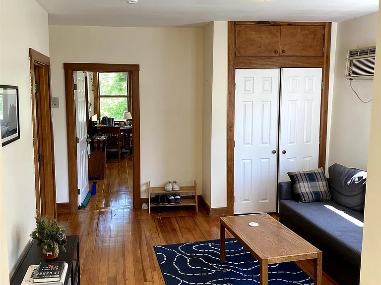 359 Columbia St — Photo 8