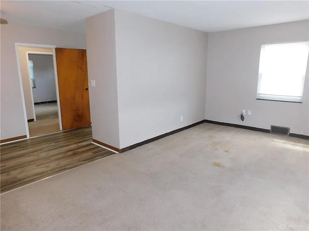 2 bed, 1.0 bath, 890 sqft, $800 — Photo 3