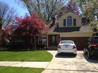 19970 Fairway Dr, Grosse Pointe Woods, MI 48236