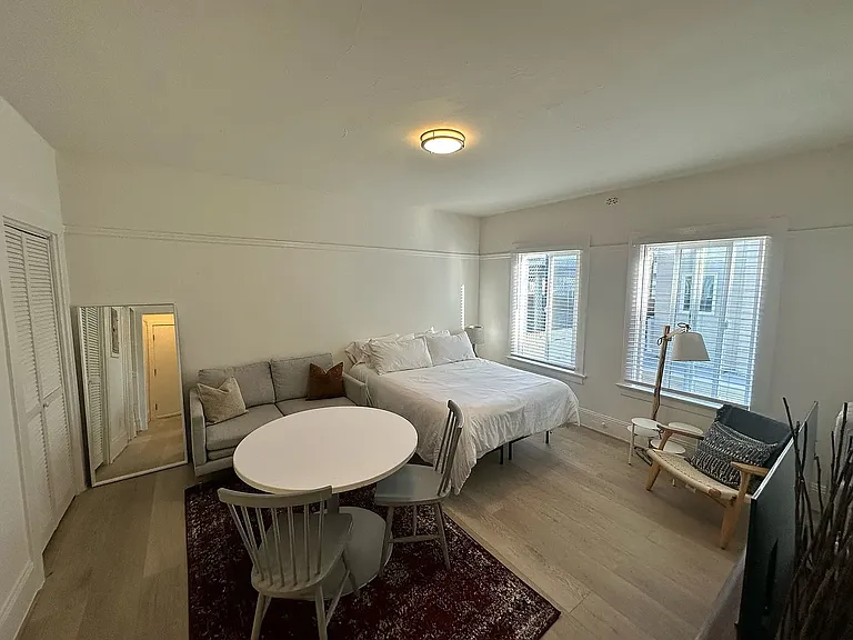 1075 Ofarrell St #10 — Photo 3