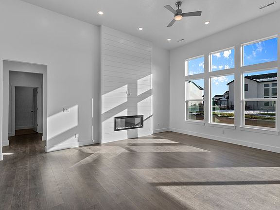 Finished home photos are representational images only. See sales agent for details.