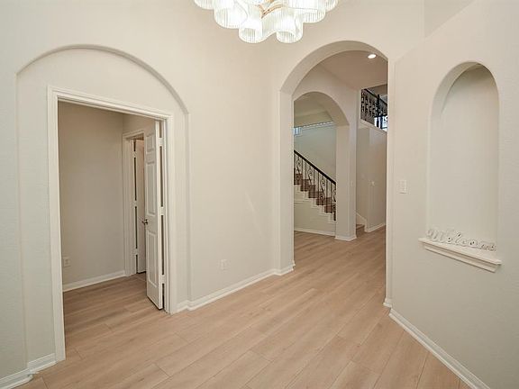 3rd image of 6403 Edinburgh Ct